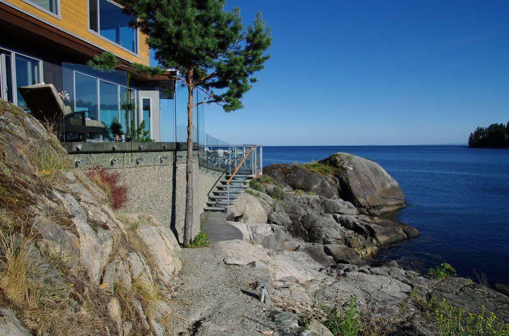 Pointhouse Suites On Sargeant Bay Halfmoon Bay Exterior foto
